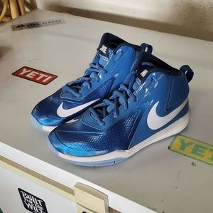 Boys Nike sz 4Y